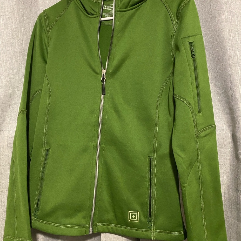 511 zip up hooded jacket. Womens small, green